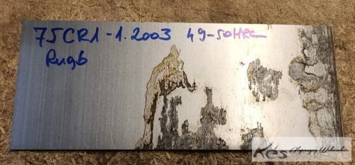 75Cr1 - 2,7x155x280mm Rugó köszörült enyhén foltos @49-50 Hrc