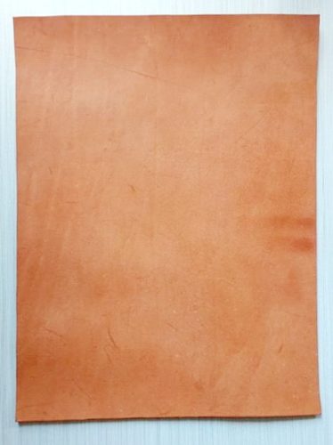 Bőr anyag 2,7x300x500mm növenyi cserésű natúr marhabőr